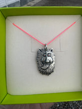 Ladda upp bild till gallerivisning, Gripsholmslejonet hänge
